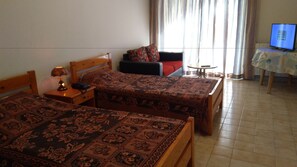 Zimmersafe, schallisolierte Zimmer, Bügeleisen/Bügelbrett, Zustellbetten