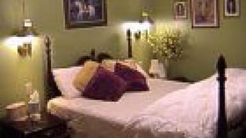 Standard Double Room, Ensuite (Lewis Room)