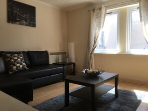 公寓, 2 间卧室 | 客厅 | 平板电视