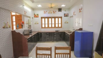 Double or Twin Room | Private kitchen | Fridge