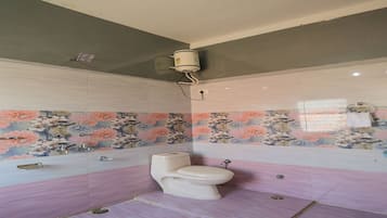 Phòng đôi hoặc 2 giường đơn | Phòng tắm | Đồ dùng nhà tắm miễn phí, khăn tắm