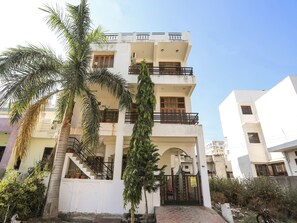 Front of property - OYO 10287 Home 3BHK Villa near Lake City Mall (Udaipur)