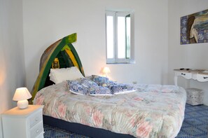 Estudio | Zona de estar | Una televisión de pantalla plana