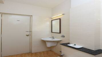 Double or Twin Room | Bathroom | Free toiletries, towels