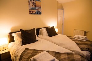 1 غرفة نوم ومكواة/لوح كي وواي فاي مجانًا وملاءات أسرّة