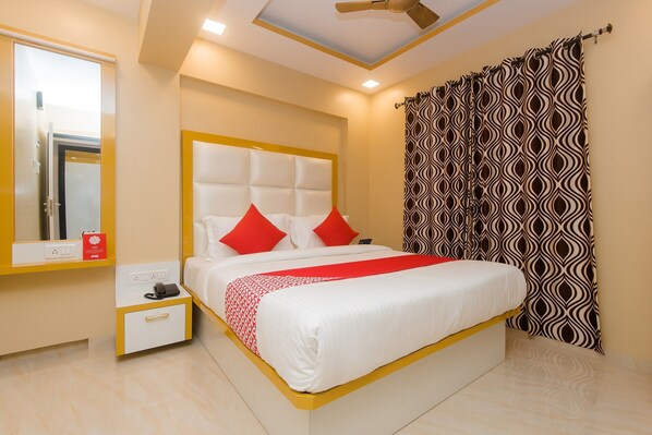 Free WiFi, bed sheets - OYO 11720 Gold Coast Inn (Mumbai)