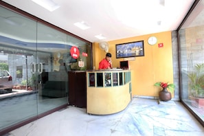 Reception - OYO 4256 Hotel Rajmahal (Jalandhar)