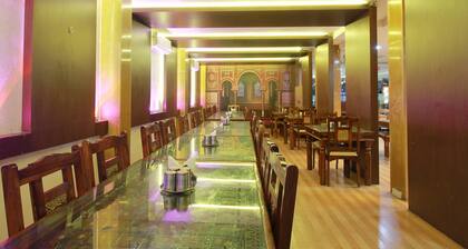 OYO 10551 Hotel RJ Grand