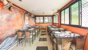 Restaurant - OYO 11389 Hotel NG Palace (Jaipur)