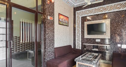 OYO 11389 Hotel NG Palace