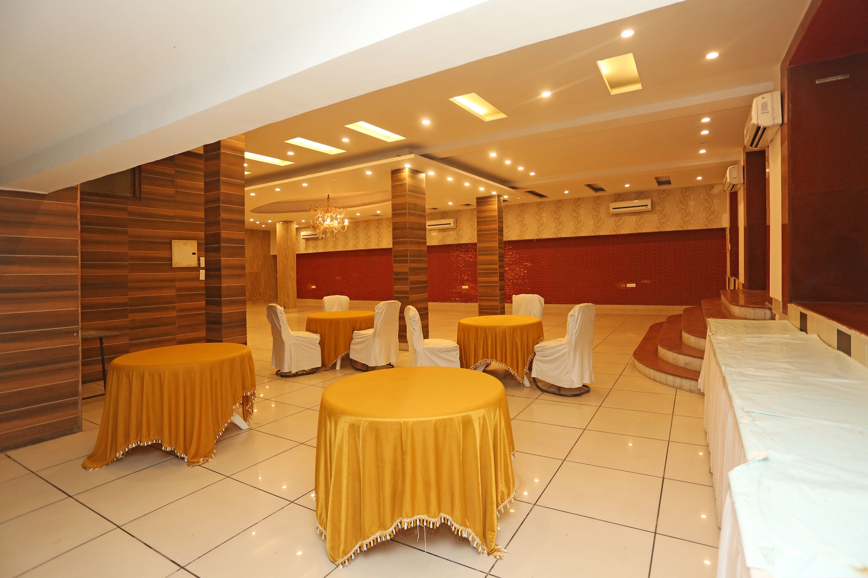 Banquet hall