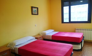 遮光窗簾/窗簾、摺床/加床 (收費)、免費 Wi-Fi、床單