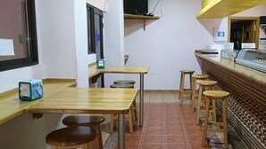 بار (في المنشاة)