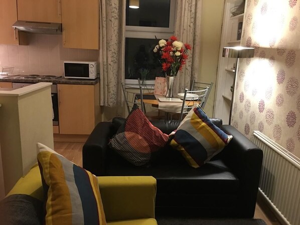 Apartment, 2 Bedrooms | Living room