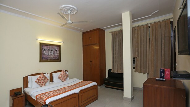 Double or Twin Room | Bed sheets - OYO 542 Kalkaji Residency Bnb (New Delhi)