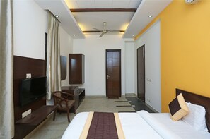 Double or Twin Room | Free WiFi - Corple Hotel and Stays (Gurugram)