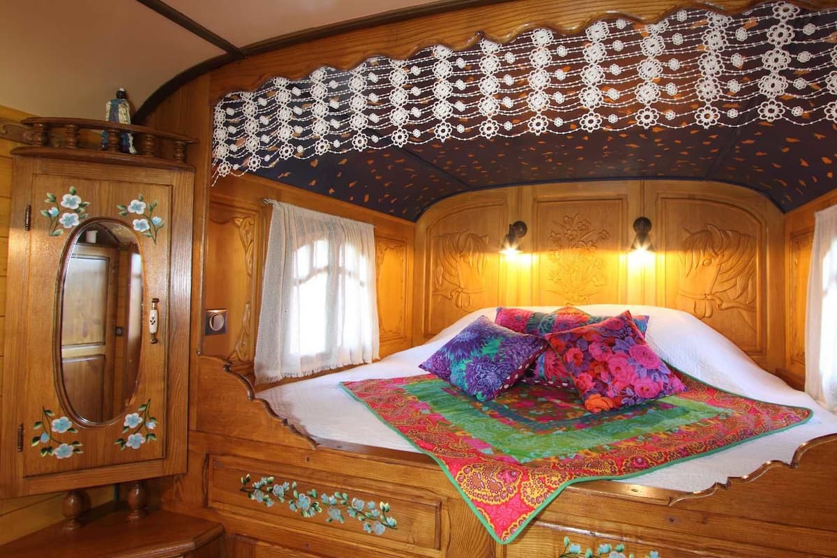 Mobile Home (La Roulotte Gitane) | 1 bilik tidur, peti besi dalam bilik, katil bayi/kot (percuma)