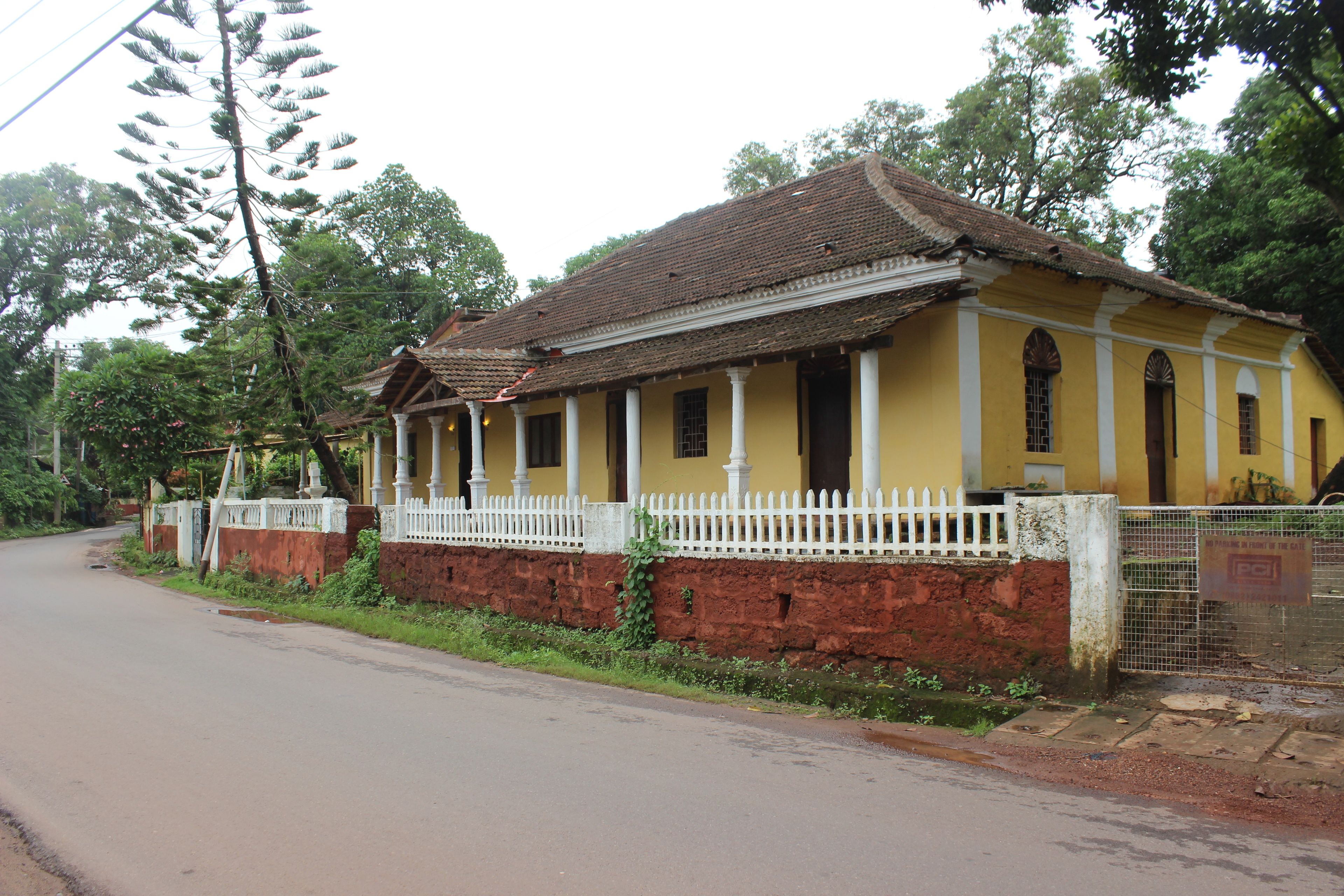 المنشأة من الخارج