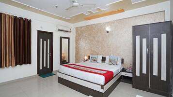 Standard Double Room | 1 bedroom, bed sheets