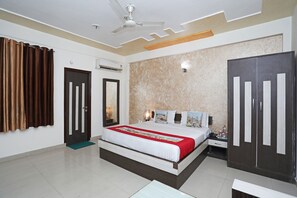 Standard Double Room | Bed sheets - OYO 11005 Hotel Shanti Palace (Agra)