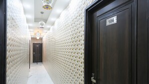 Lobby - OYO 10557 Le Mount (New Delhi)