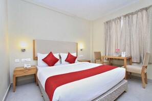 Standard Double Room | Bed sheets - OYO 10950 Hotel Hills Palace (Ootacamund)