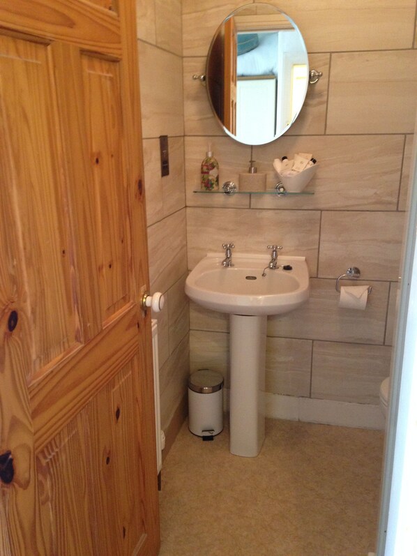 Double Room, Garden View | Bathroom shower - School House Cottage B&B (Ambleside)