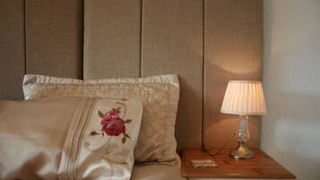 Deluxe Double or Twin Room | Desk, iron/ironing board, free WiFi