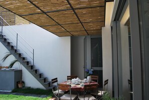 Tempat makan outdoor