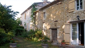 Unclassified image, 5 of 60, button - Château Le Souley (Vertheuil)