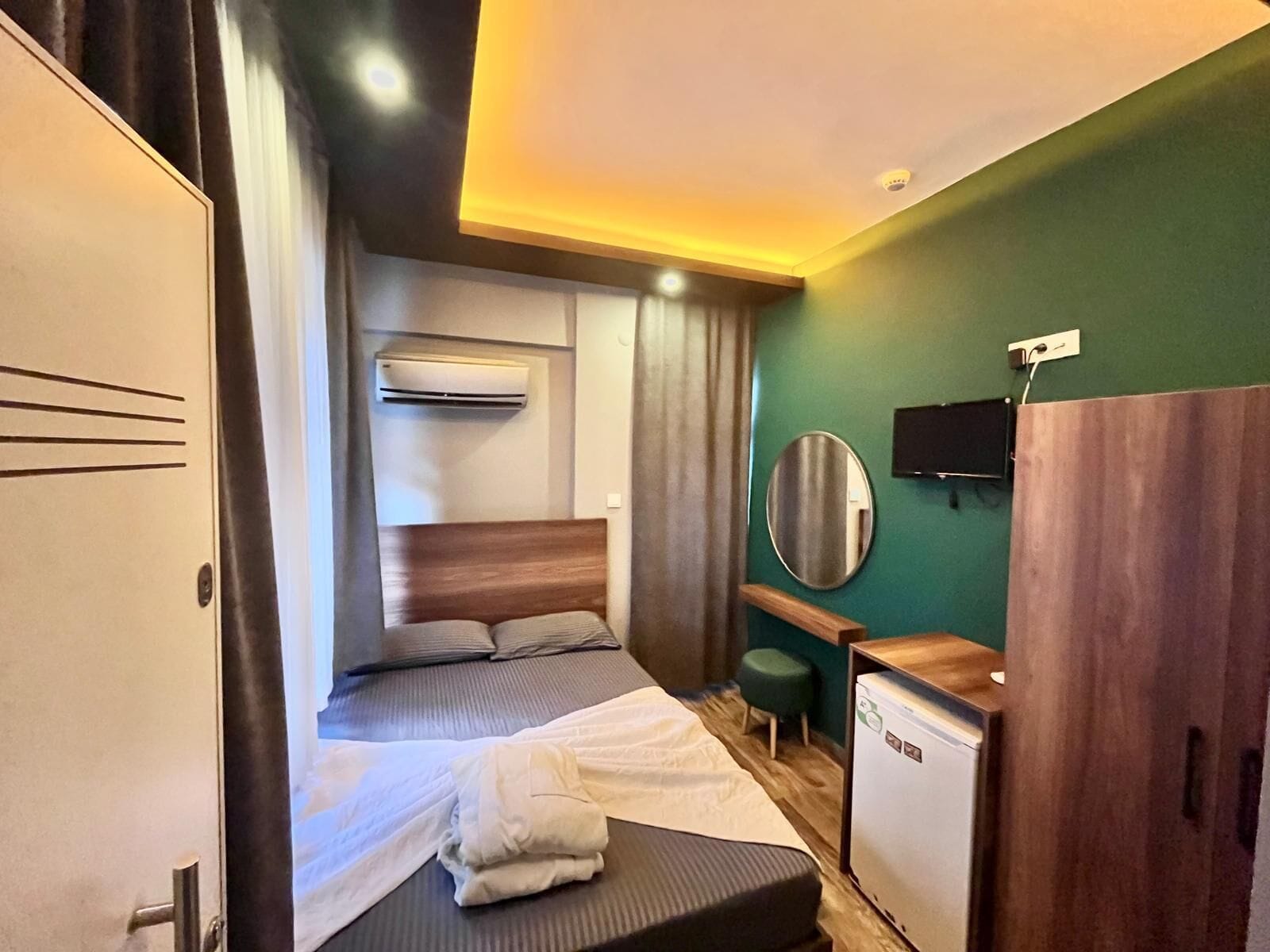 Double or Twin Room | Desk, free WiFi, bed sheets