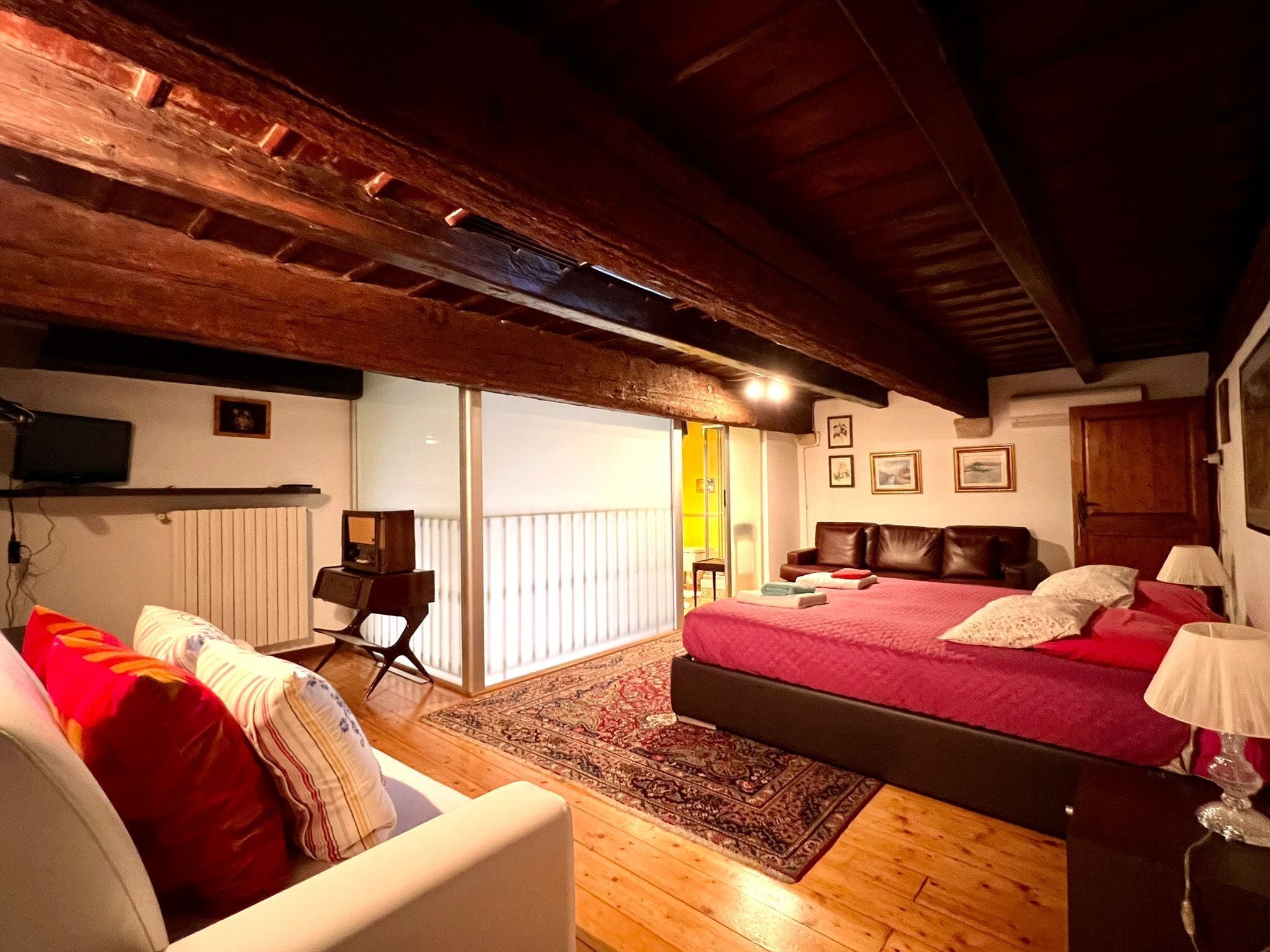 Suite | Peralatan tempat tidur premium, gebar bulu kapas, busa memori 