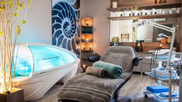 Couples treatment rooms, Turkish bath, body treatments, hydrotherapy