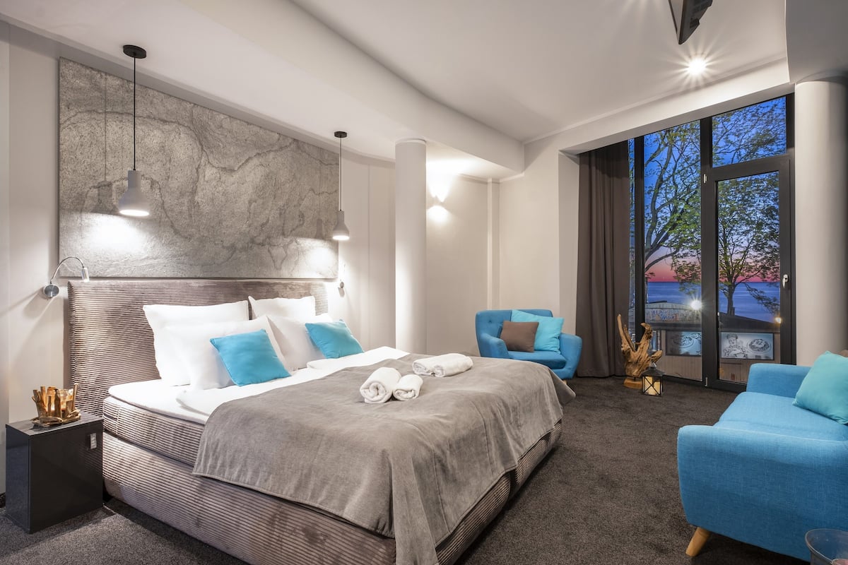 Deluxe Studio Suite | Egyptian cotton sheets, premium bedding, minibar, in-room safe