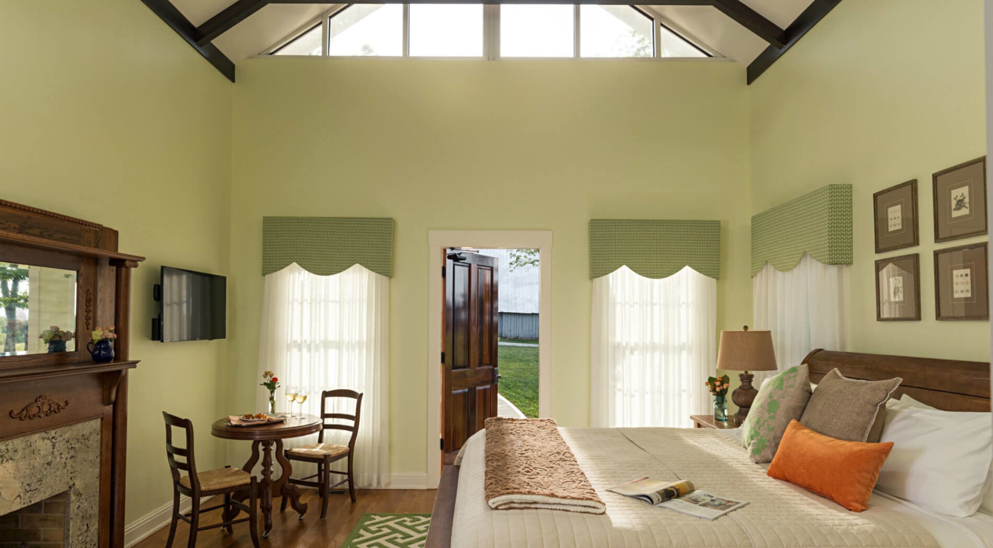 Suite, kamar mandi pribadi (Garden Suite) | Setrika/meja setrika dan Wi-Fi gratis