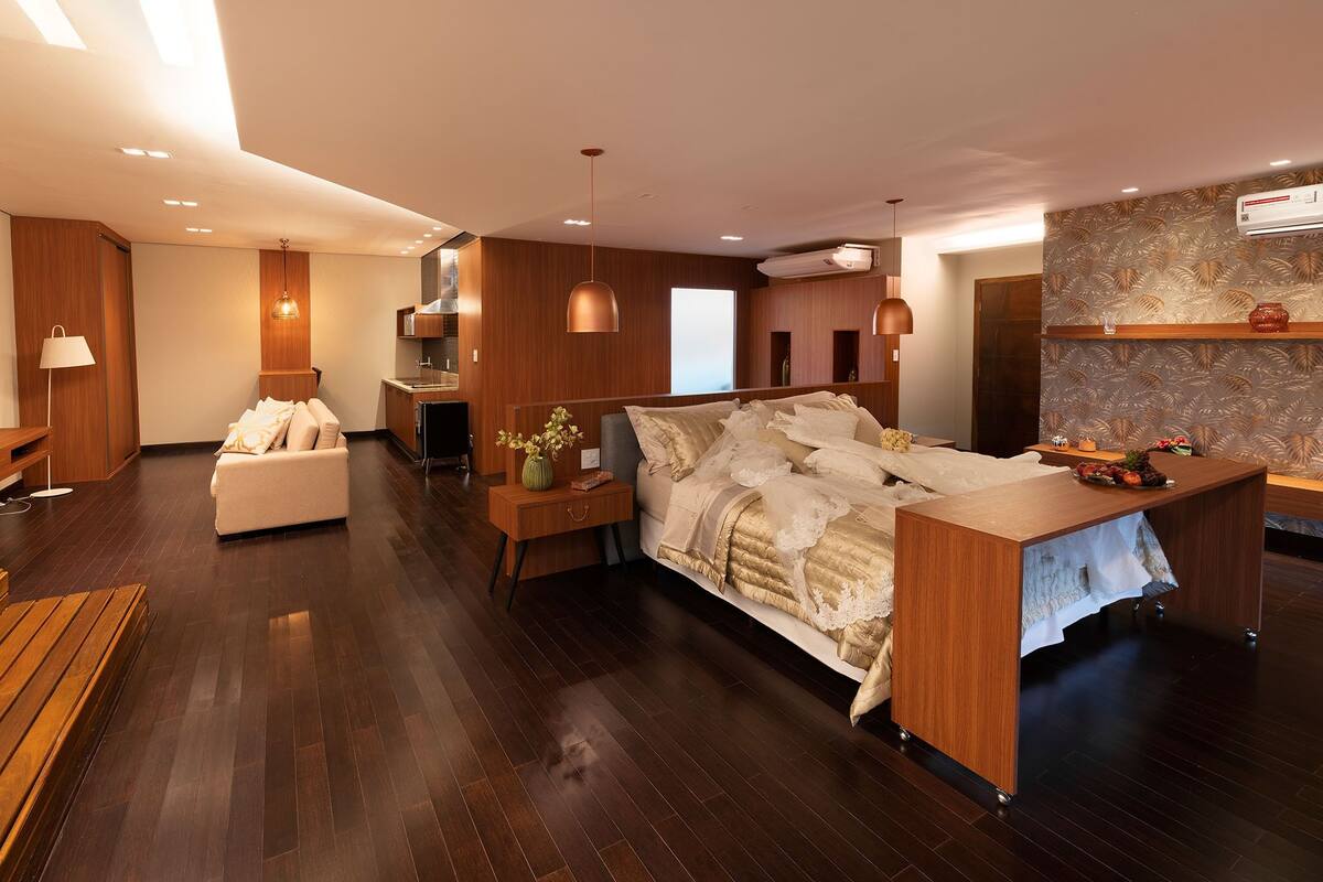 presidential suite, 1 king bed, non smoking | minibar, in-room safe, desk, blackout curtains