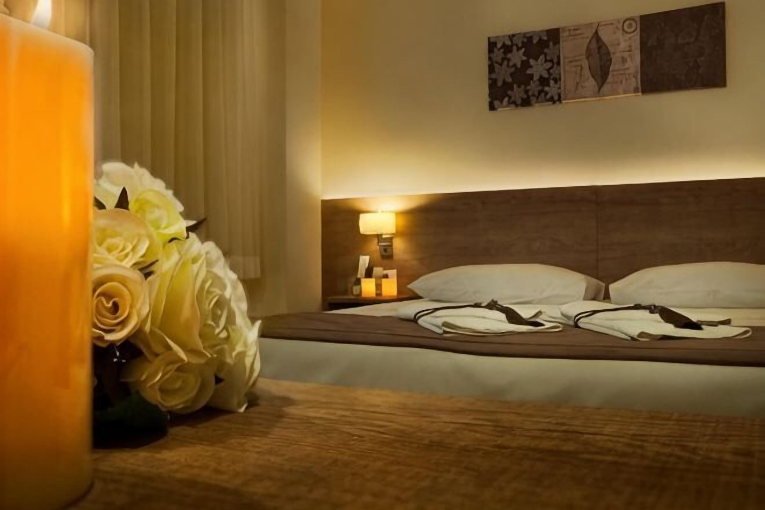 Minibar, két bảo mật tại phòng, bàn, màn/rèm cản sáng 