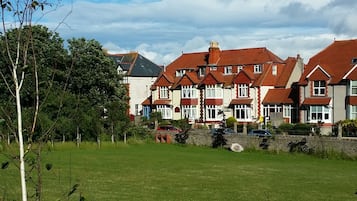 Comfort Apartment, 1 Bedroom, Mountain View | Garden view