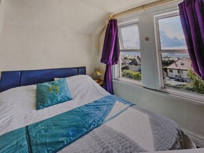 Comfort Apartment | 1 bedroom, premium bedding, soundproofing, iron/ironing board - Sunrise Apartments (Llandudno)