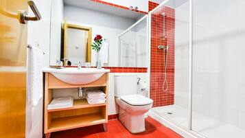 Shower, free toiletries, hair dryer, towels