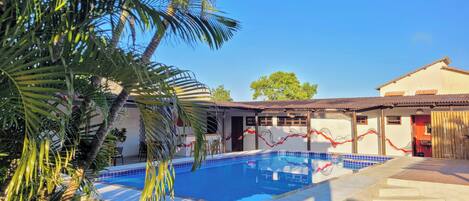 Außenpool, Liegestühle