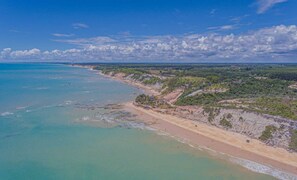 Beach nearby - Pousada Coral de Fogo (Prado)