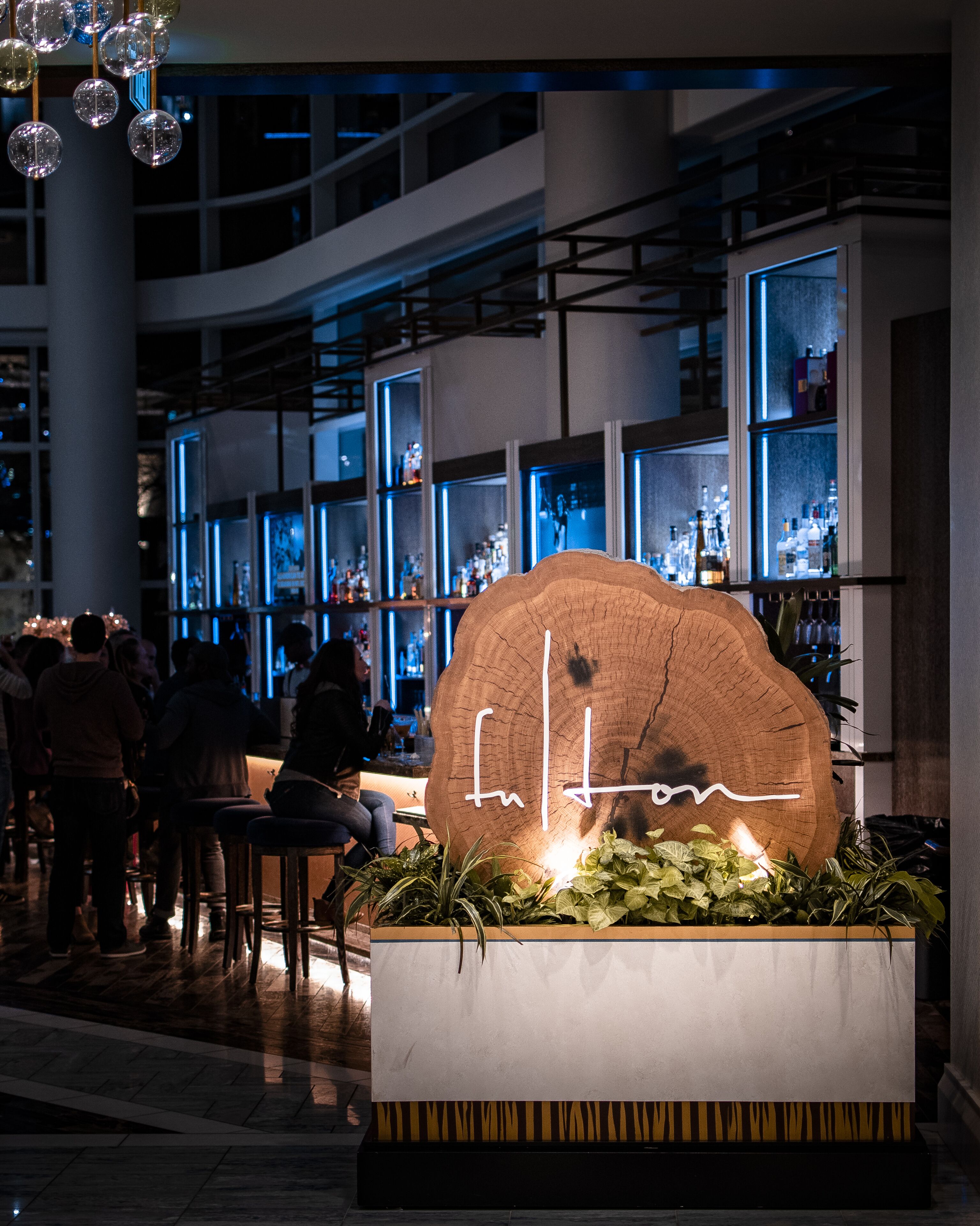 6 restaurants, breakfast, lunch, dinner served; american cuisine