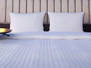 Room, 2 Queen Beds, Non Smoking | 1 bedroom, down comforters, in-room safe, desk