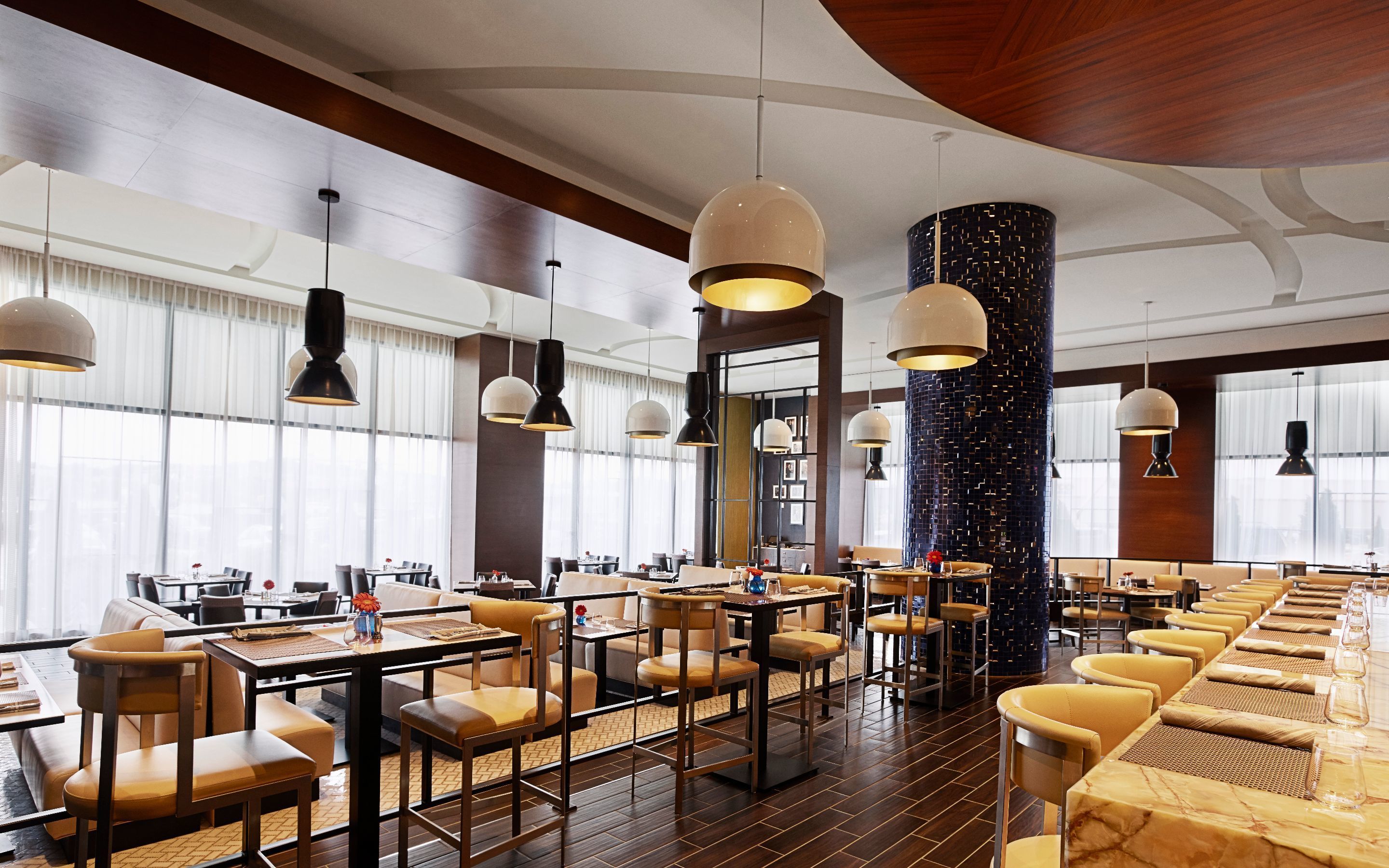 12 restaurants, breakfast, lunch, dinner served; american cuisine