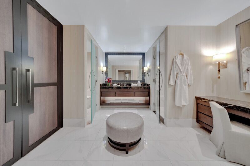 Suihku, designer-hygieniatuotteet, hiustenkuivaaja, kylpytakit