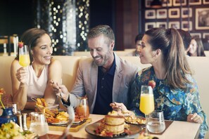 Desayuno completo todos los días (con cargo)
