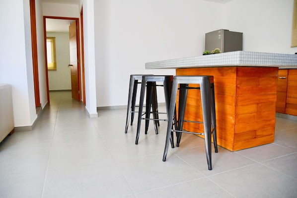 Penthouse Comfort - 2 sovrum - rökare - utsikt mot trädgården | Matservice på rummet