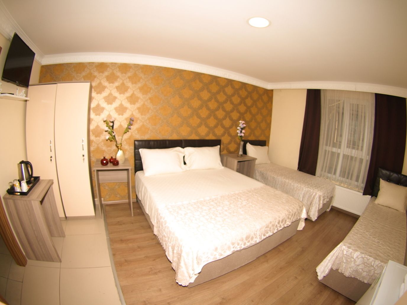 Ropa de cama de alta calidad y escritorio 