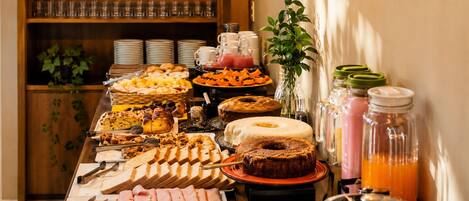 Free daily buffet breakfast